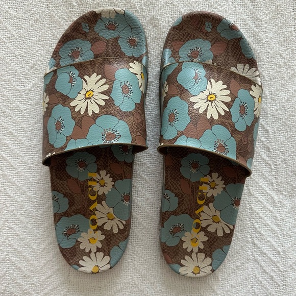 💙 COACH 💙 Udele Sig Floral Aqua Slide Sandals! - Picture 3 of 4